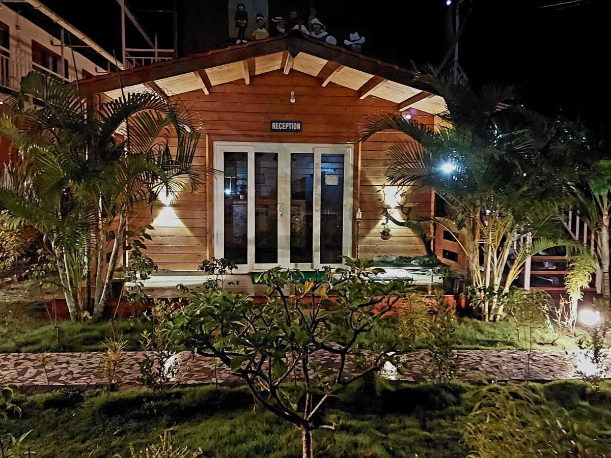 Vedana Retreat Arambol Hotel Bagian luar foto